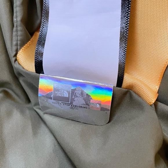 The North Face Women’s Brown Label Larkspur Wool Down Oversized Jacket - Picture 9 of 13